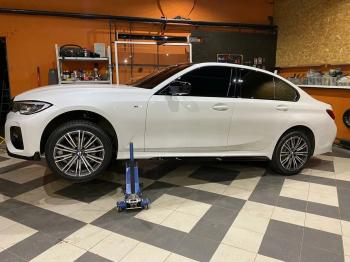 11 499 р. Пластиковые накладки M порогов  BMW 3 серия  G20 (2018-2022) седан (цвет: черный глянец)  с доставкой в г. Новочеркасск. Увеличить фотографию 1