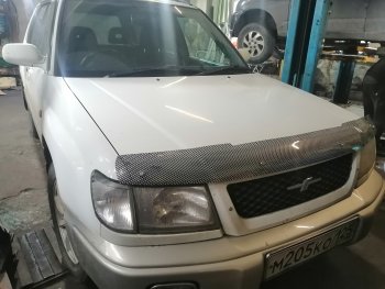 2 489 р. Дефлектор капота CA-Plastiс  Subaru Forester  SF (1997-2000) дорестайлинг (Шелкография карбон-серебро)  с доставкой в г. Новочеркасск. Увеличить фотографию 3