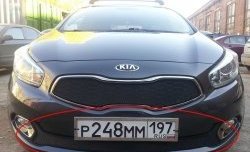 Нижняя защитная сетка на бампер Russtal (черная) KIA Ceed 1 ED рестайлинг, хэтчбэк 5 дв. (2010-2012)