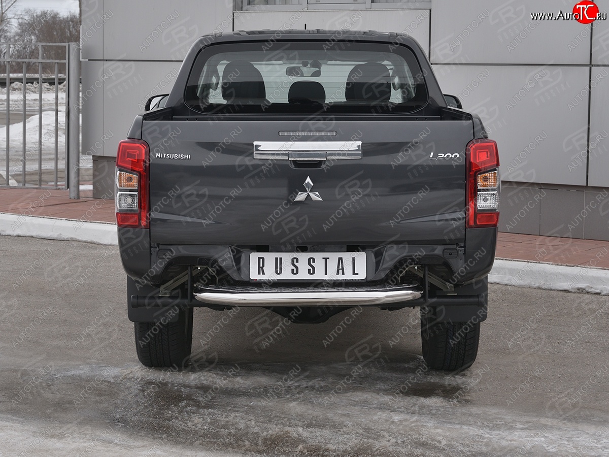 21 999 р. Защита заднего бампера (Ø63 мм, короткая) RUSSTAL  Mitsubishi L200  5 KK,KL (2018-2022) рестайлинг (Лист алюминиевый, труба - нержавейка)  с доставкой в г. Новочеркасск