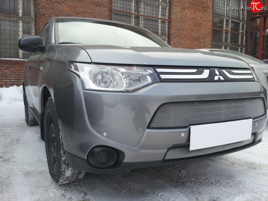 2 599 р. Сетка на бампер (рестайлинг) Russtal (хром) Mitsubishi Outlander GF дорестайлинг (2012-2014)  с доставкой в г. Новочеркасск