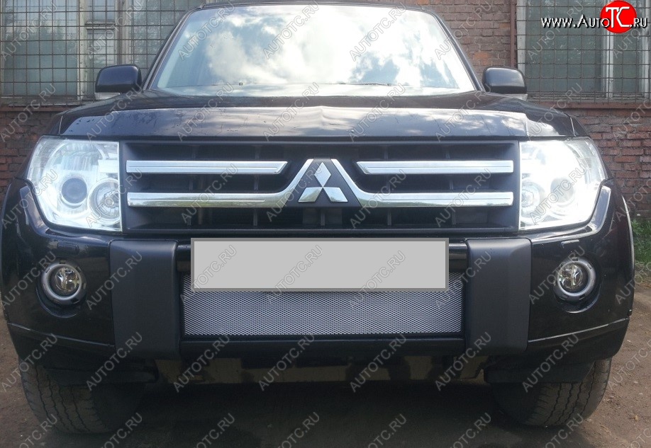 1 539 р. Защитная решётка в воздуховод автомобиля Russtal (хром) Mitsubishi Pajero 4 V80 дорестайлинг (2006-2011)  с доставкой в г. Новочеркасск