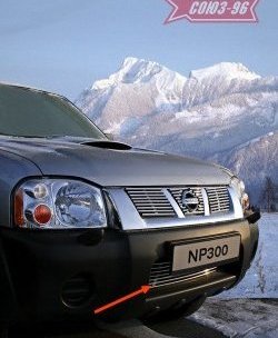 Декоративный элемент воздухозаборника Souz-96 (d10) Nissan NP300 (2008-2013)