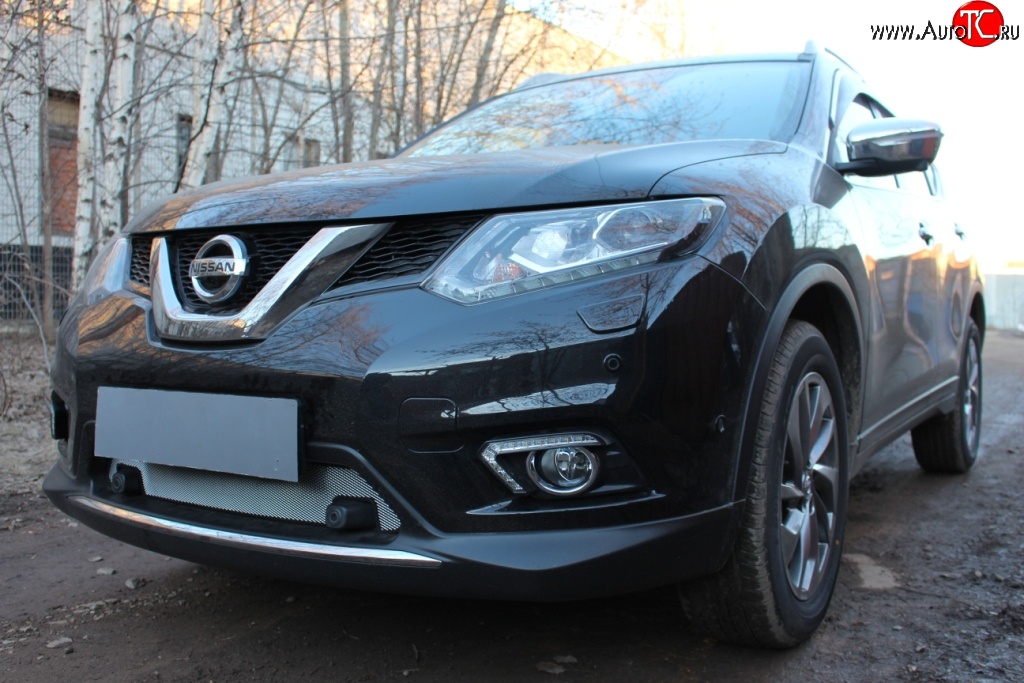 1 569 р. Сетка (под парктроник) на бампер Russtal (хром) Nissan X-trail 3 T32 рестайлинг (2017-2022)  с доставкой в г. Новочеркасск