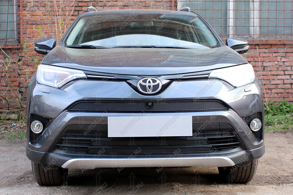 4 799 р. Защита радиатора (верх) (с камерой) Стрелка11 PREMIUM  Toyota RAV4  XA40 (2015-2019) 5 дв. рестайлинг (черная)  с доставкой в г. Новочеркасск