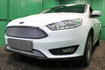 2 899 р. Защитная сетка в бампер (низ, ячейка 3х7 мм) Alfeco Стандарт Ford Focus 3 седан рестайлинг (2014-2019) (Хром)  с доставкой в г. Новочеркасск. Увеличить фотографию 3