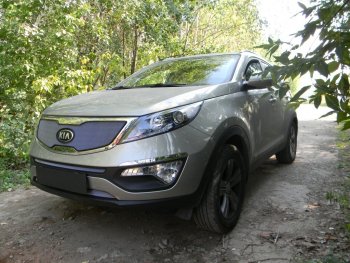 3 589 р. Защитная сетка в бампер (верх, ячейка 3х7 мм) Alfeco Стандарт  KIA Sportage  3 SL (2010-2014) дорестайлинг (Хром)  с доставкой в г. Новочеркасск. Увеличить фотографию 2