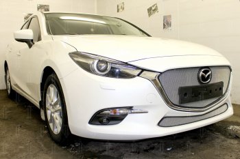 2 899 р. Защитная сетка в бампер (низ, ячейка 3х7 мм) Alfeco Стандарт  Mazda 3/Axela  BM (2016-2019) рестайлинг седан, рестайлинг, хэтчбэк (Хром)  с доставкой в г. Новочеркасск. Увеличить фотографию 3