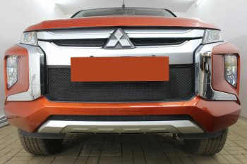 Защитная сетка в бампер (верх, 2 части, ячейка 3х7 мм) Alfeco Стандарт Mitsubishi (Митсубиси) L200 (л)  5 KK,KL (2018-2022) 5 KK,KL рестайлинг  (Чёрная)