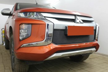 2 559 р. Защитная сетка в бампер (низ, ячейка 3х7 мм) Alfeco Стандарт  Mitsubishi L200  5 KK,KL (2018-2022) рестайлинг (Чёрная)  с доставкой в г. Новочеркасск. Увеличить фотографию 4