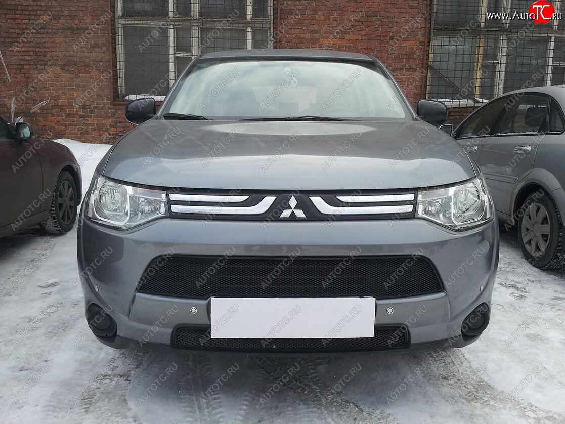 6 199 р. Защитная сетка в бампер (2 части, ячейка 3х7 мм) Alfeco Стандарт Mitsubishi Outlander GF дорестайлинг (2012-2014) (Чёрная)  с доставкой в г. Новочеркасск