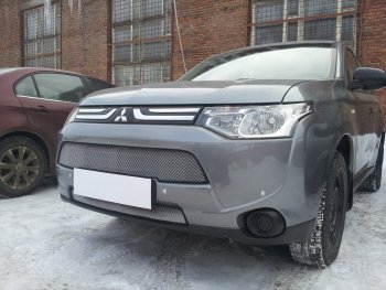 6 499 р. Защитная сетка в бампер (2 части, ячейка 3х7 мм) Alfeco Стандарт Mitsubishi Outlander GF дорестайлинг (2012-2014) (Хром)  с доставкой в г. Новочеркасск. Увеличить фотографию 3