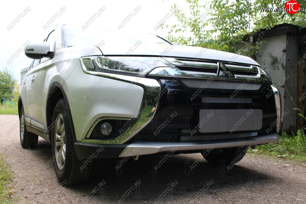 7 249 р. Защитная сетка в бампер (4 части, ячейка 3х7 мм) Alfeco Стандарт Mitsubishi Outlander GF 2-ой рестайлинг (2015-2018) (Хром)  с доставкой в г. Новочеркасск