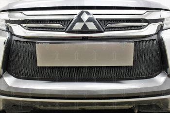 4 199 р. Защитная сетка в бампер (низ, ячейка 3х7 мм) Стрелка11 Стандарт Mitsubishi Pajero Sport QE дорестайлинг (2015-2021) (Чёрная)  с доставкой в г. Новочеркасск. Увеличить фотографию 3