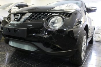 3 199 р. Защитная сетка в бампер (низ, ячейка 3х7 мм) Стрелка11 Стандарт  Nissan Juke  1 YF15 (2014-2020) рестайлинг (Хром)  с доставкой в г. Новочеркасск. Увеличить фотографию 3