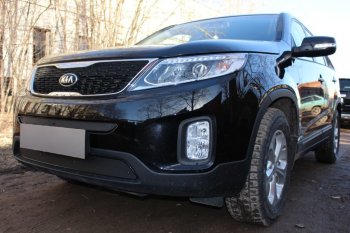 3 989 р. Защитная сетка в бампер (низ, ячейка 4х10 мм) Alfeco Премиум KIA Sorento XM рестайлинг (2012-2015) (Чёрная)  с доставкой в г. Новочеркасск. Увеличить фотографию 2