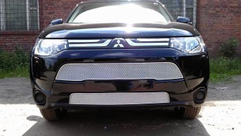 3 799 р. Защитная сетка в бампер (низ, ячейка 3х7 мм) Alfeco Стандарт Mitsubishi Outlander GF дорестайлинг (2012-2014) (Хром)  с доставкой в г. Новочеркасск. Увеличить фотографию 3