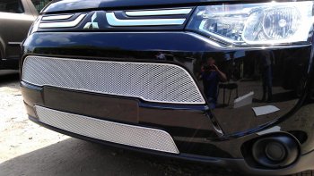 3 799 р. Защитная сетка в бампер (низ, ячейка 3х7 мм) Alfeco Стандарт  Mitsubishi Outlander  GF (2012-2014) дорестайлинг (Хром)  с доставкой в г. Новочеркасск. Увеличить фотографию 1