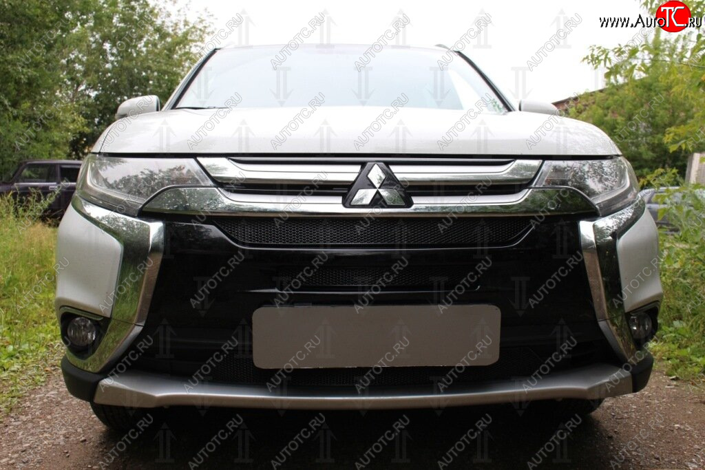 10 399 р. Защитная сетка в бампер (3 части, ячейка 4х10 мм) Alfeco Премиум Mitsubishi Outlander GF 2-ой рестайлинг (2015-2018) (Чёрная)  с доставкой в г. Новочеркасск