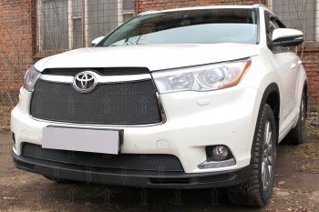 3 999 р. Защитная сетка в бампер (низ, ячейка 4х10 мм) Стрелка11 Премиум Toyota Highlander XU50 дорестайлинг (2013-2017) (Чёрная)  с доставкой в г. Новочеркасск. Увеличить фотографию 2