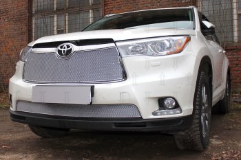 4 199 р. Защитная сетка в бампер (низ, ячейка 4х10 мм) Стрелка11 Премиум Toyota Highlander XU50 дорестайлинг (2013-2017) (Хром)  с доставкой в г. Новочеркасск. Увеличить фотографию 3