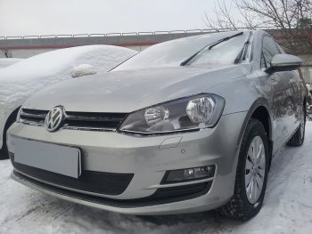 4 199 р. Защитная сетка в бампер (низ, ячейка 4х10 мм) Стрелка11 Премиум Volkswagen Golf 7 рестайлинг, хэтчбэк 5 дв. (2017-2020) (Чёрная)  с доставкой в г. Новочеркасск. Увеличить фотографию 3