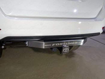 17 399 р.  Фаркоп (тягово-сцепное устройство) TCC Тюнинг Toyota Fortuner AN160 дорестайлинг (2015-2020) (крюк Е, надпись Fortuner)  с доставкой в г. Новочеркасск. Увеличить фотографию 1