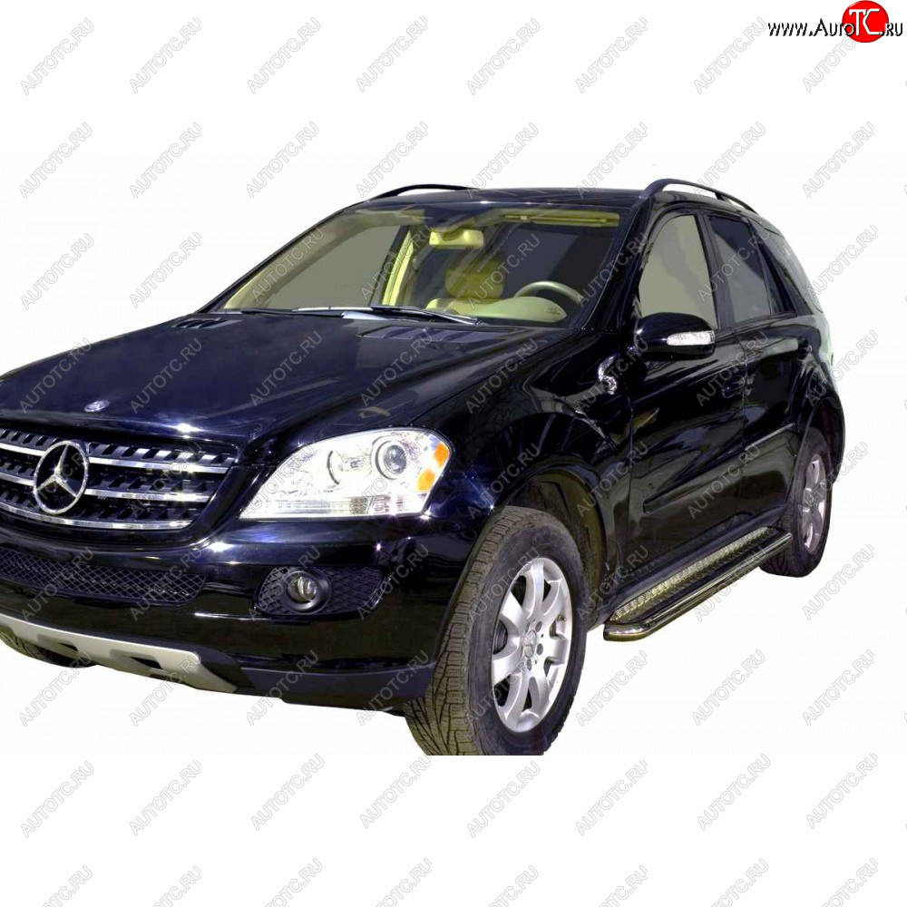 10 599 р. Защита порогов с алюминиевым листом d63.5, Техно Сфера  Mercedes-Benz ML class ( W163,  W164,  W166) (1997-2015) дорестайлинг, рестайлинг, дорестайлинг, рестайлинг (Черный матовый)  с доставкой в г. Новочеркасск