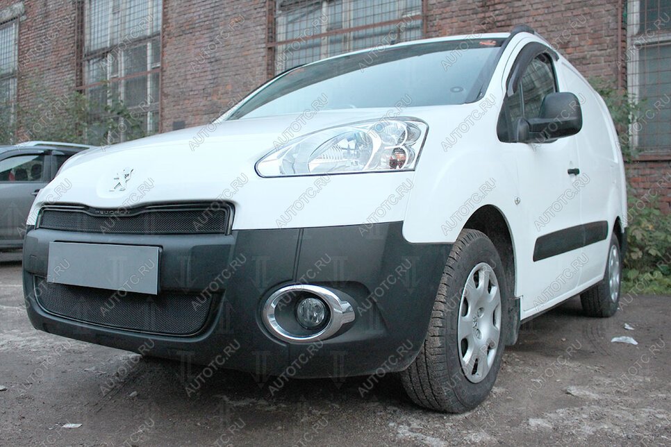 5 599 р. Защита радиатора (2 части) Стрелка11 Стандарт  Peugeot Partner  B9 (2012-2015) 1-ый рестайлинг (черная)  с доставкой в г. Новочеркасск