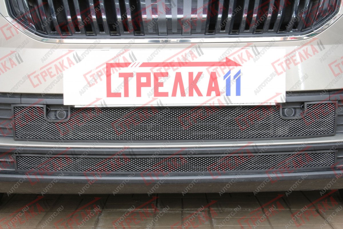 5 199 р. Защита радиатора (низ 2 части) Стрелка11 Стандарт  Skoda Karoq  NU7 (2020-2024) рестайлинг (черная)  с доставкой в г. Новочеркасск