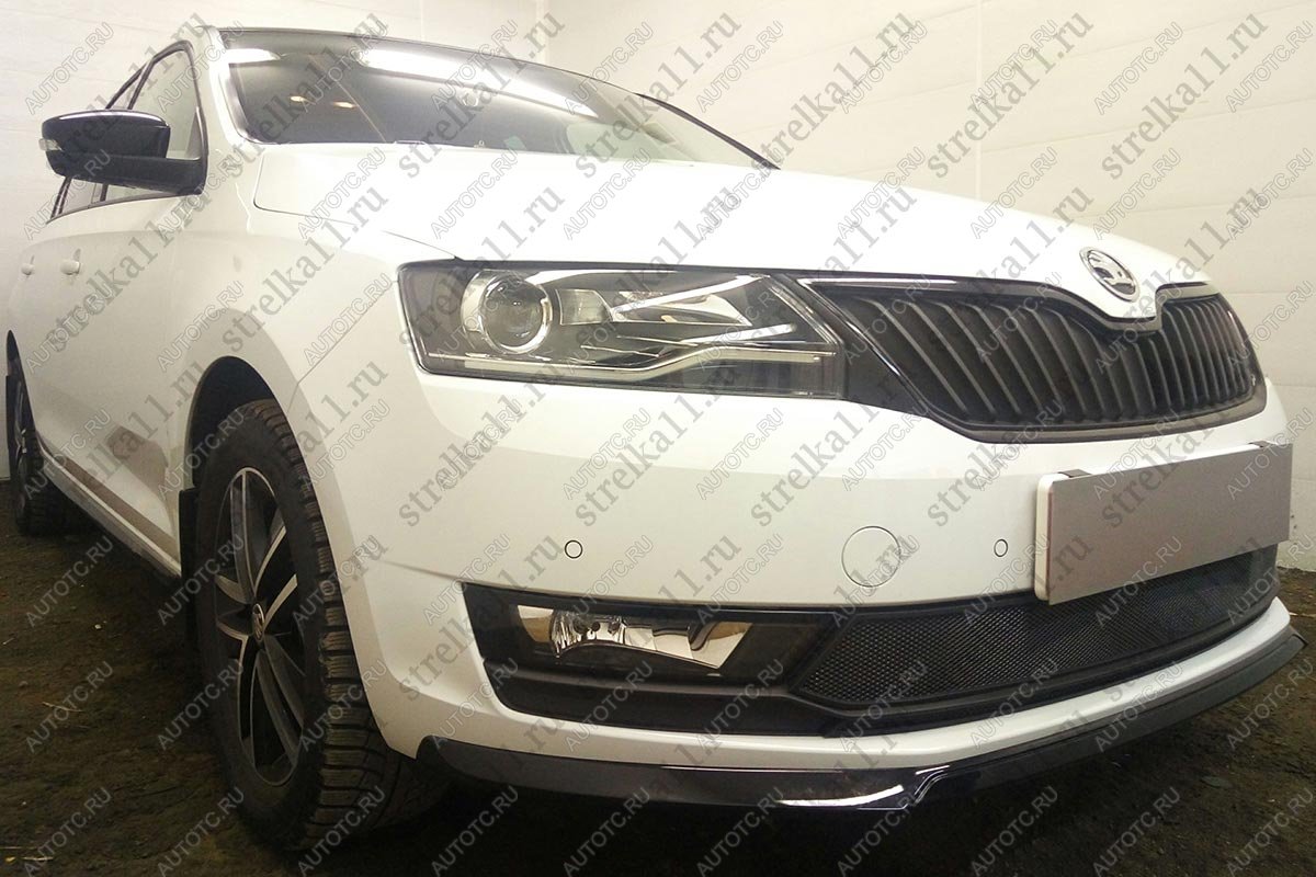 4 599 р. Защита радиатора (2 части) Стрелка11 Стандарт  Skoda Rapid ( NH1,  NH3) (2015-2020) хэтчбэк рестайлинг, рестайлинг лифтбэк (черная)  с доставкой в г. Новочеркасск