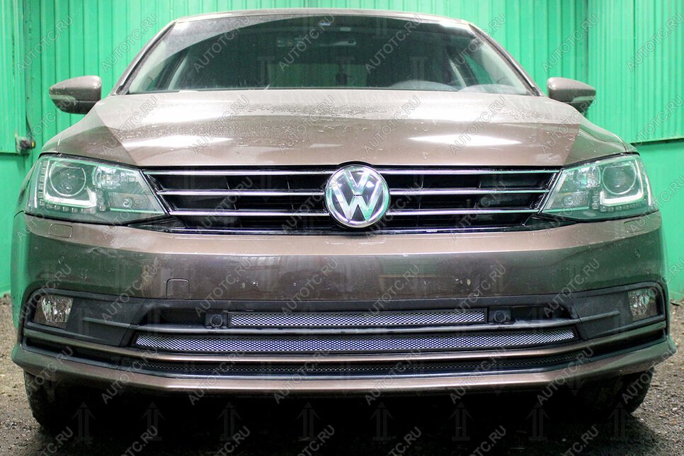 4 949 р. Защита радиатора (3 части с парктроником) Стрелка11 Стандарт  Volkswagen Jetta  A6 (2015-2018) седан рестайлинг (хром)  с доставкой в г. Новочеркасск