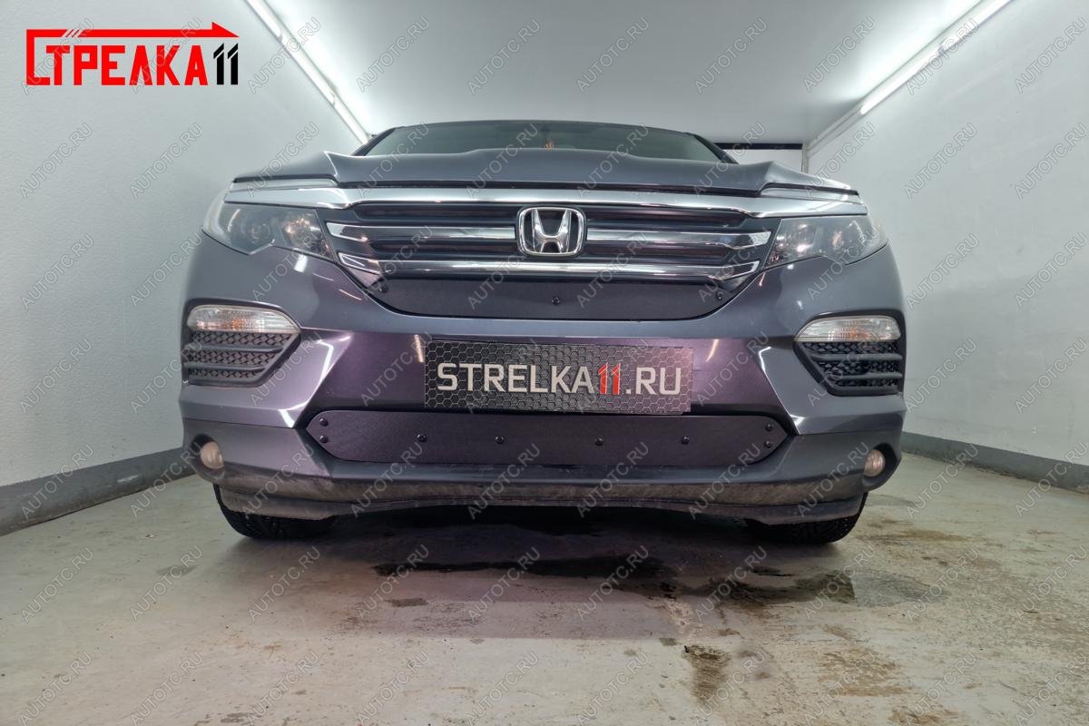 799 р. Зимняя заглушка решетки радиатора (верх) Стрелка11  Honda Pilot  YF6 (2016-2019) дорестайлинг (черная)  с доставкой в г. Новочеркасск