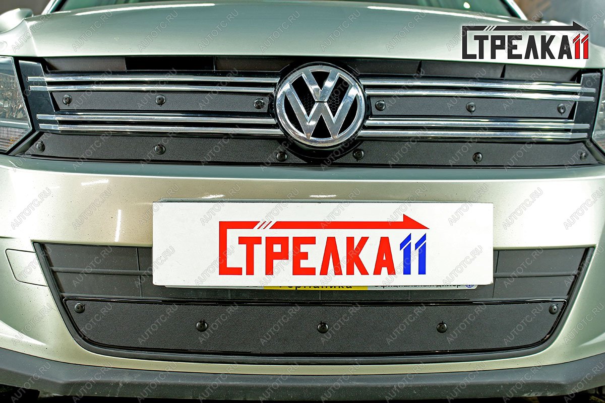 1 599 р. Зимняя заглушка решетки радиатора (верх 4 части) Стрелка11  Volkswagen Tiguan  NF (2011-2017) рестайлинг (черная)  с доставкой в г. Новочеркасск