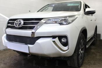 Защита радиатора (верх) (Black Onyx) Стрелка11 PREMIUM Toyota Fortuner AN160 рестайлинг (2020-2024)