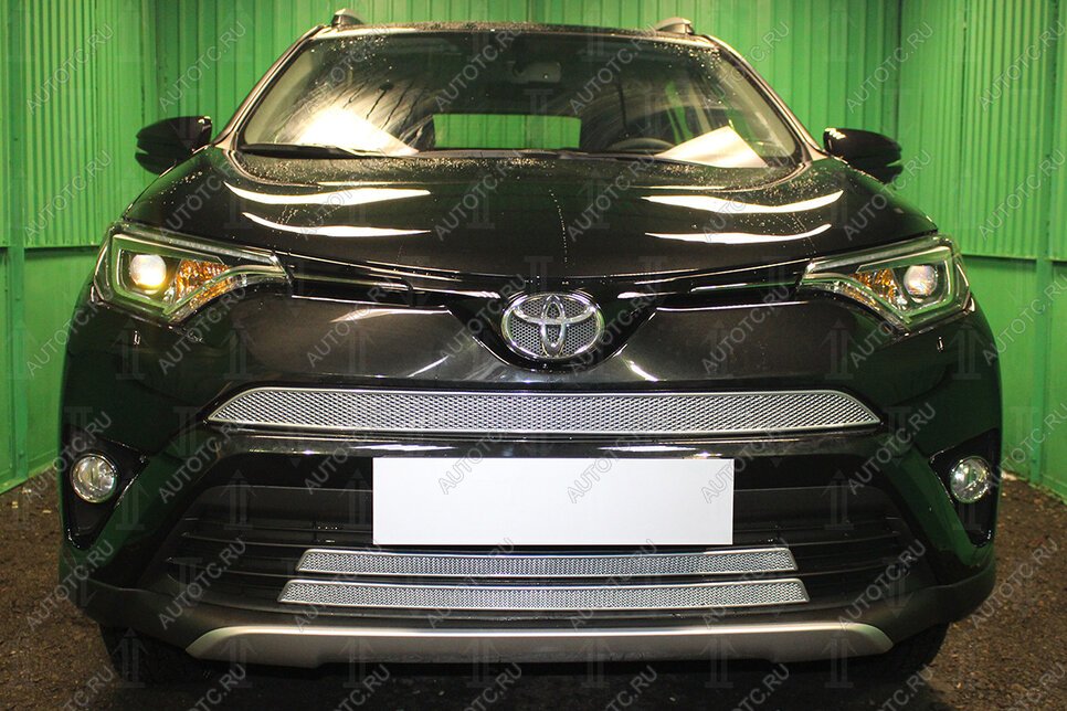 4 949 р. Защита радиатора (верх) Стрелка11 PREMIUM  Toyota RAV4  XA40 (2015-2019) 5 дв. рестайлинг (хром)  с доставкой в г. Новочеркасск