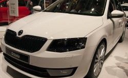 Сетка (для комплектации Ambition, Elegance) на бампер Russtal (черная) Skoda Octavia A7 дорестайлинг универсал (2012-2017)