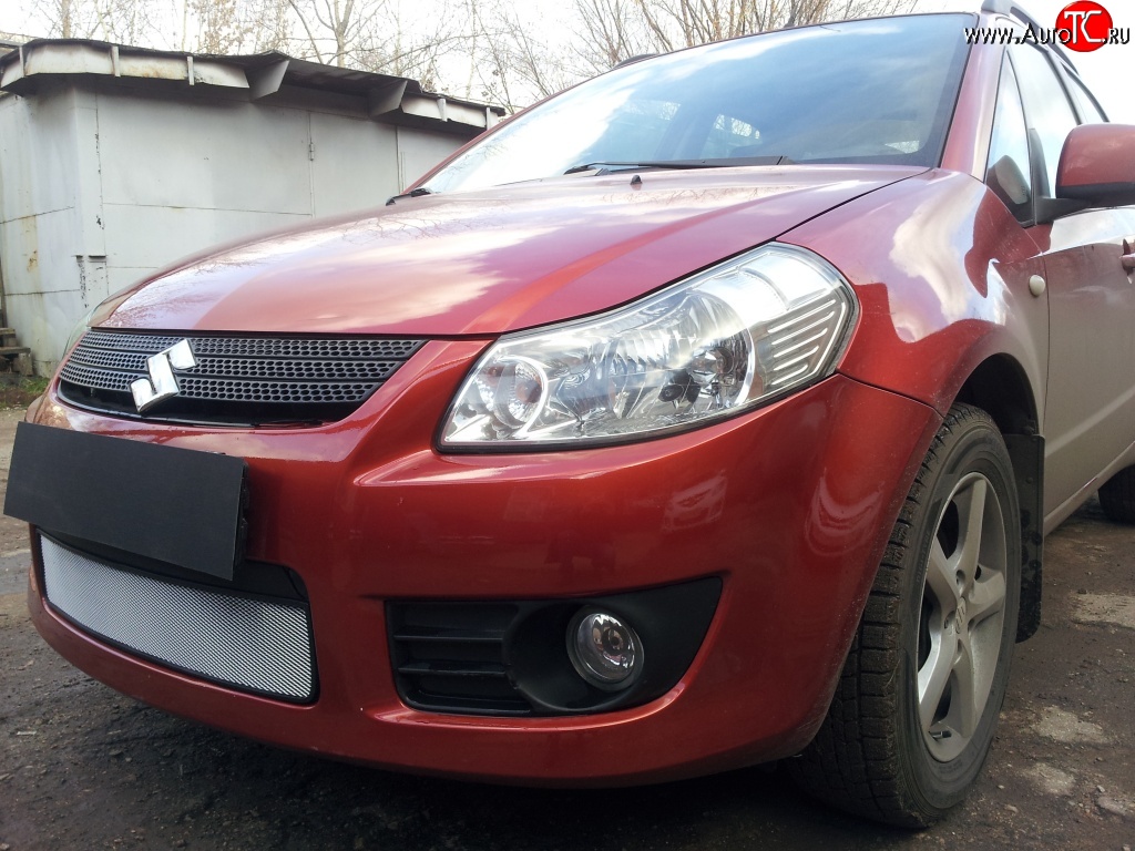 1 539 р. Сетка на бампер (хетчбек) Russtal (хром) Suzuki SX4 GYA,GYB  рестайлинг, хэтчбэк (2010-2016)  с доставкой в г. Новочеркасск