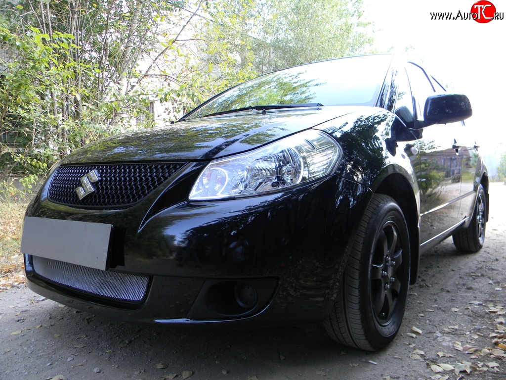 1 539 р. Сетка на бампер Russtal (хром) Suzuki SX4 GYA,GYB  рестайлинг, хэтчбэк (2010-2016)  с доставкой в г. Новочеркасск