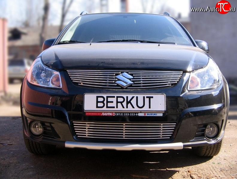 5 999 р. Декоративная вставка решетки радиатора (хетчбек) Berkut Suzuki SX4 GYA,GYB  рестайлинг, хэтчбэк (2010-2016)  с доставкой в г. Новочеркасск