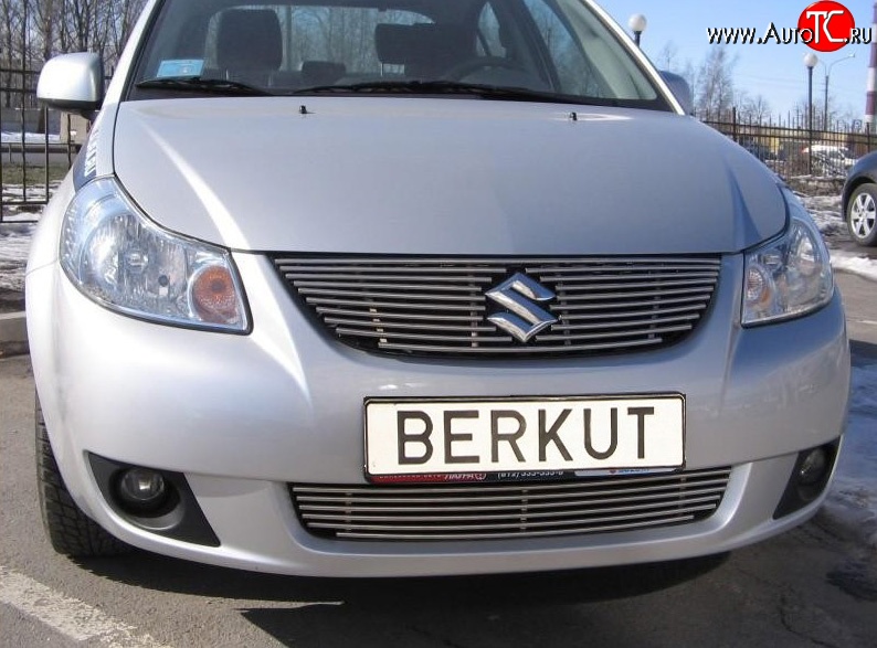 5 499 р. Декоративная вставка воздухозаборника (седан) Berkut Suzuki SX4 GYA,GYB  рестайлинг, хэтчбэк (2010-2016)  с доставкой в г. Новочеркасск