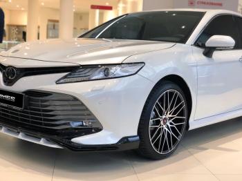 16 899 р. Накладка переднего бампера HEMMES  Toyota Camry  XV70 (2017-2021) дорестайлинг  с доставкой в г. Новочеркасск. Увеличить фотографию 5