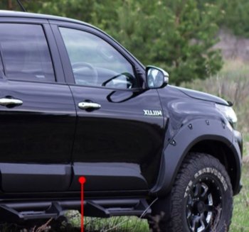 3 499 р. Молдинг двери RA (передний правый)  Toyota Hilux  AN120 (2016-2020) дорестайлинг (Поверхность шагрень)  с доставкой в г. Новочеркасск. Увеличить фотографию 1