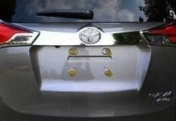 4 749 р. Верхняя накладка на крышку багажника СТ  Toyota RAV4  XA40 (2012-2015) 5 дв. дорестайлинг  с доставкой в г. Новочеркасск. Увеличить фотографию 1