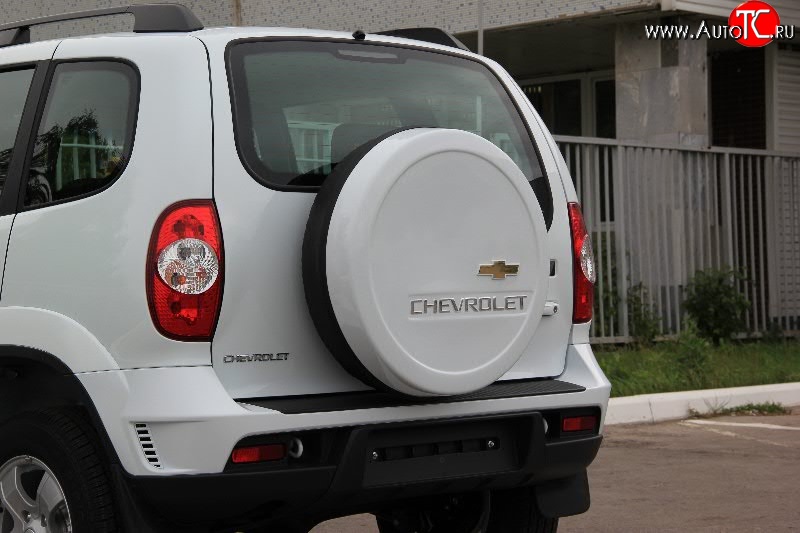 1 779 р. Чехол запасного колеса Chevrolet V3 Chevrolet Niva 2123 дорестайлинг (2002-2008) (Окрашенный)  с доставкой в г. Новочеркасск