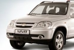 9 999 р. Передний бампер (рестайлинг) Бертоне Chevrolet Niva 2123 рестайлинг (2009-2020) (Окрашенный (комплектация Люкс))  с доставкой в г. Новочеркасск. Увеличить фотографию 1