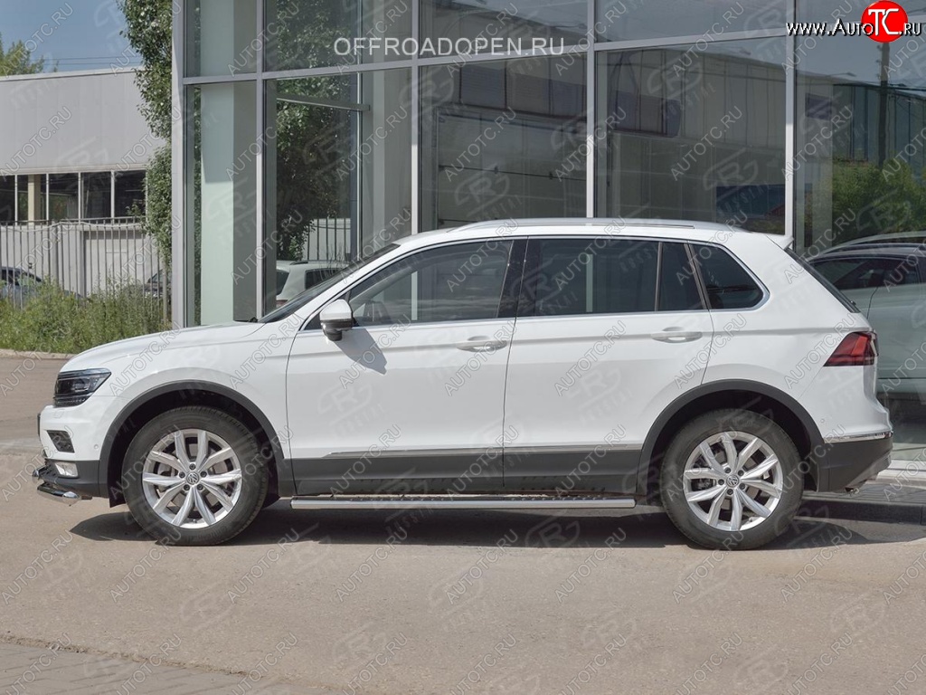 31 649 р. Пороги труба 120х60 овал с проступью Russtal Volkswagen Tiguan Mk2 дорестайлинг (2016-2020)  с доставкой в г. Новочеркасск