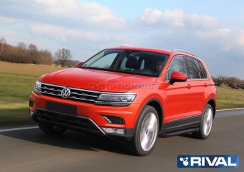 9 499 р. Порожки для ног Rival Volkswagen Tiguan Mk2 дорестайлинг (2016-2020) (Чёрные)  с доставкой в г. Новочеркасск. Увеличить фотографию 3