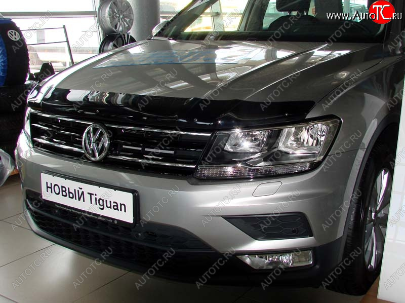 2 879 р. Дефлектор капота SIM  Volkswagen Tiguan  Mk2 (2016-2020) дорестайлинг  с доставкой в г. Новочеркасск