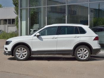 20 749 р. Защита порогов (Ø75х42 мм с проступью, NOT R-LINE) Russtal Volkswagen Tiguan Mk2 рестайлинг (2020-2022) (полированная нержавейка)  с доставкой в г. Новочеркасск. Увеличить фотографию 2